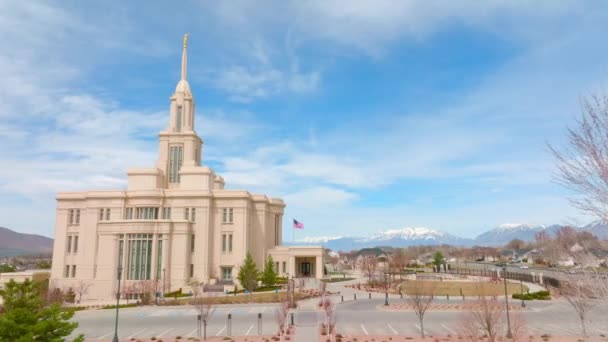 Angle Rendah Udara Dan Truk Kiri Pemandangan Dari Kuil Lds — Stok Video