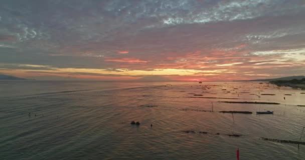 Повітряний Схід Сонця Пляжі Пасір Путіх Острові Нуса Лембонган Вулканами — стокове відео
