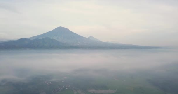 Mystic Aerial Forward Flight Tropical Landscape Covered Fog Sunny Cloudy — Stok video