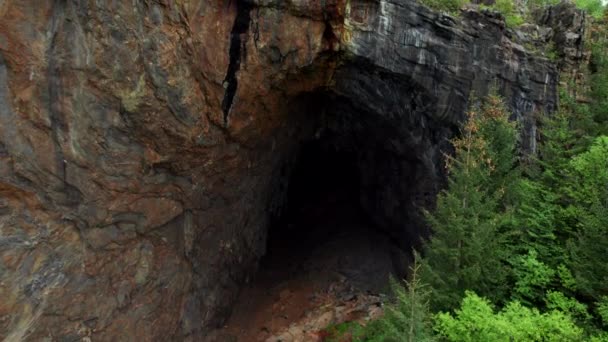 Ascending Shot Tonnes Cave Helgeland Cave Mountain Northern Norway Nordland — стокове відео