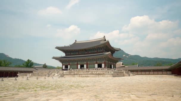 Tourists Swarming Gyeongbokgung Palace Seoul City South Korea Clouds Movement — 비디오