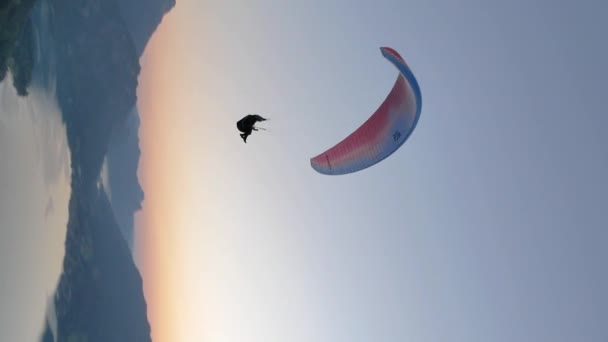 Paragliding Sunset Close Mountains Lakes Upper Austria — Stockvideo