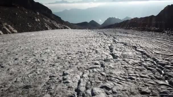 Push Large Glacier Swiss Alps Rifts Crevasses Global Warming Pressure — Stok video