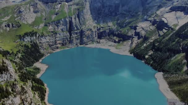 Oeschinen Lake Surrounding Mountains Drone Shot Sunny Summer Day — Stockvideo