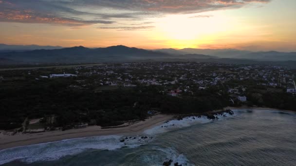 Puerto Escondido Aerial Drone Sunrise Bacocho Zicatela Punta Beach Mexico — Vídeo de Stock