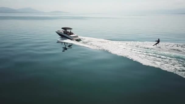 Wakeboard Athlete Having Fun Motorized Boat Middle Geneva Lake — Stockvideo