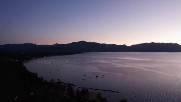 Aerial Shot Dollying Back Shoreline South Lake Tahoe Twilight — 图库视频影像