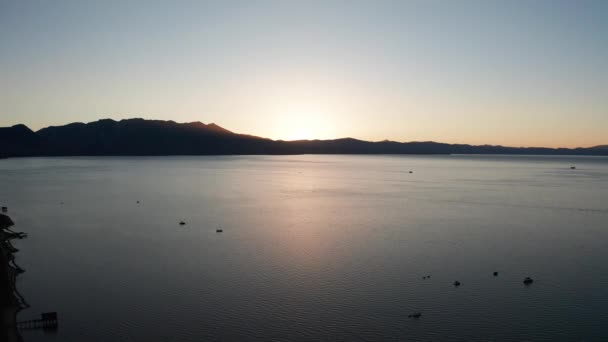 Retirada Inversa Plano Aéreo Del Lago Tahoe Atardecer Verano — Vídeo de stock