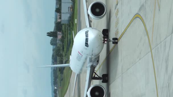 Avion Air France Circulant Jusqu Porte Embarquement Aéroport Charles Gaulle — Video