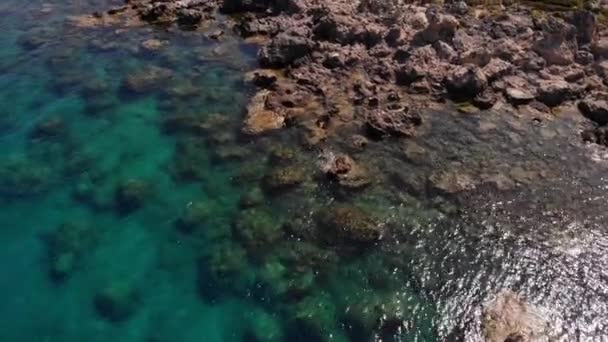 Вид Воздуха Красивую Зеленую Морскую Воду Средиземного Моря Бухте Антония — стоковое видео