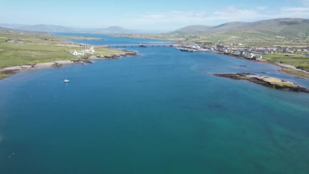 Portmagee Obec Hrabství Kerry Irsko Silniční Most Ostrov Valentia Drone — Stock video