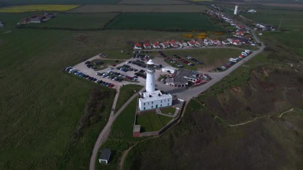 Bezienswaardigheid Antenne Rond Flamborough Head Lighthouse East Riding Yorkshire Engeland — Stockvideo