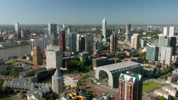 Panorama Rotterdam Skyline Nieuwe Maas Luz Dia Holanda Recuo Aéreo — Vídeo de Stock