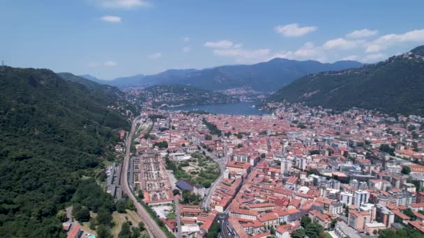 Aerial Flying Town Situat Lângă Lacul Como Italia Dolly Dreapta — Videoclip de stoc