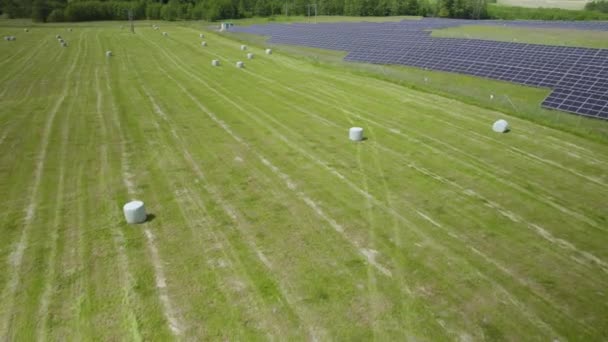 Solar Panels Next Farm Hay Straw Field — Video Stock