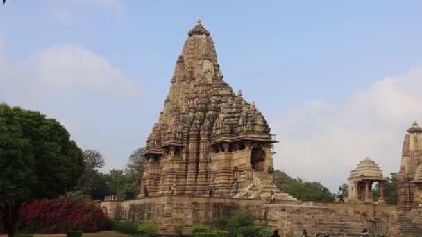 位于中央邦Khajuraho的Kandariya Mahadev寺 Jagdamba寺和Chitragupta寺全景拍摄 — 图库视频影像