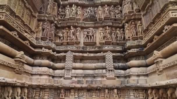 Erotic Stone Sculptures Education Khajuraho Unesco World Heritage Site — Stockvideo