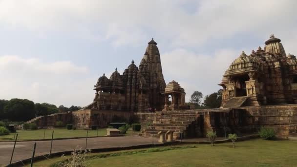 Panoramische Opname Van Kandariya Mahadev Tempel Jagdamba Tempel Bij Western — Stockvideo