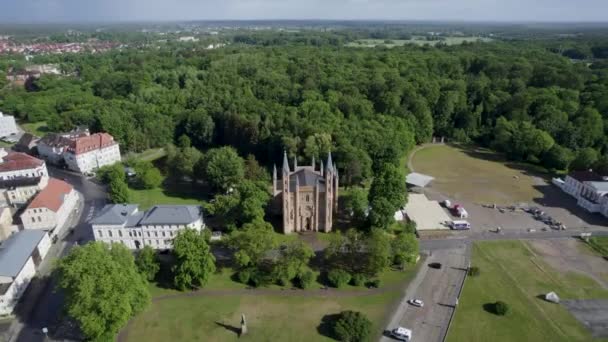 Schlosskirche Church Neustrelitz Germany Drone Footage Town — Stockvideo