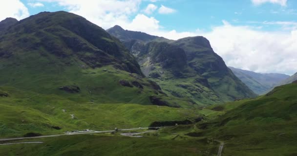 Glen Coe Three Sisters A82 Road Traffic Highlands Scotland — Vídeo de stock