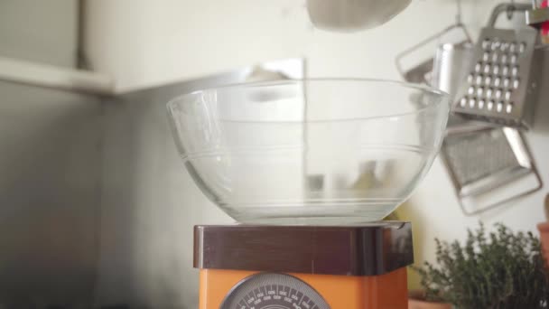 Static Shot Person Putting Ingredients Bowl Vintage Cooking Weight Scale — Vídeo de Stock