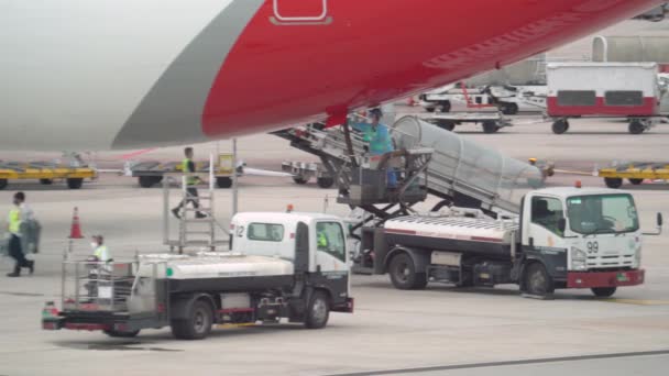 Airport Ground Crew Work Quantas Airplane Changi Airport Singapore — Vídeo de Stock