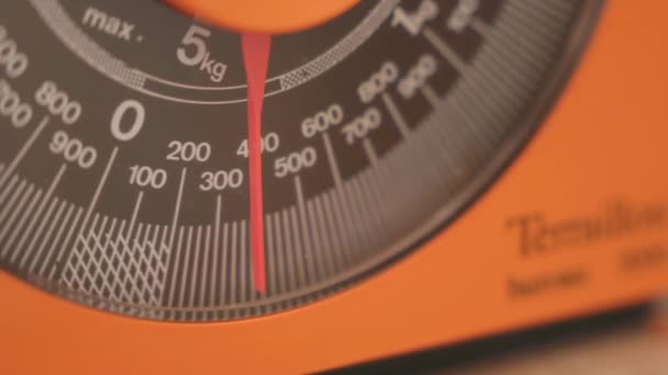 Static Shot Vintage Scale Indicator Moving Scale Orange Weight Indicator — Vídeo de Stock