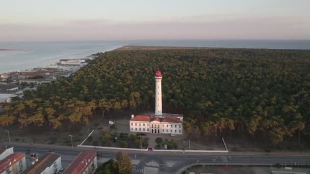 Légi Repülés Vila Real Santo Antnio Világítótorony Felé Dolly Előre — Stock videók