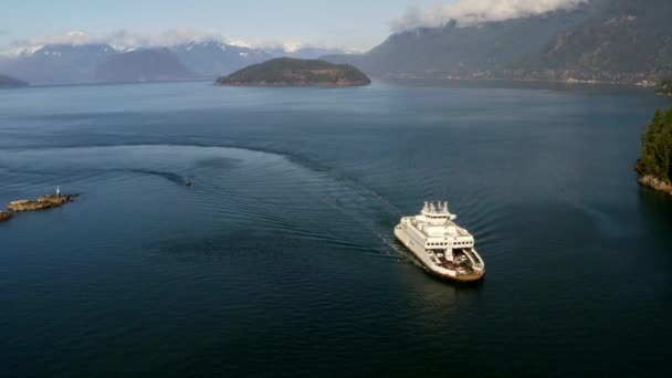 Ferry Howe Sound Mueve Coches Continente Enfoque Aviones Tripulados Fotografía — Vídeo de stock