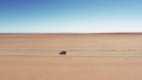 Suv White Automobile Vehicle Driving Gravel Road Sandy Landscape Namibia — Stockvideo
