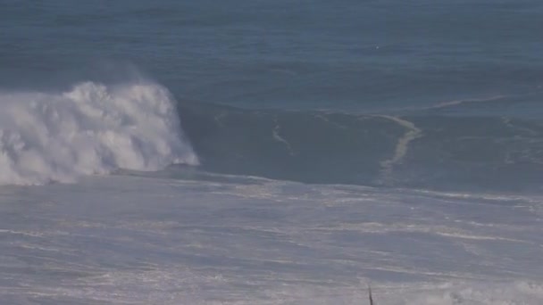 Huge Waves Nazare Portugal Surfers Being Towed Ride Giant Foot — Vídeos de Stock