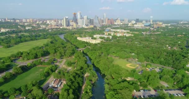 View Zikler Park Barton Springs Downtown Austin Texas Flying Barton — Stock Video