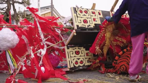 Destroyed Tiger Float Efter Festivalen Battle Event Sagicho Matsuri — Stockvideo