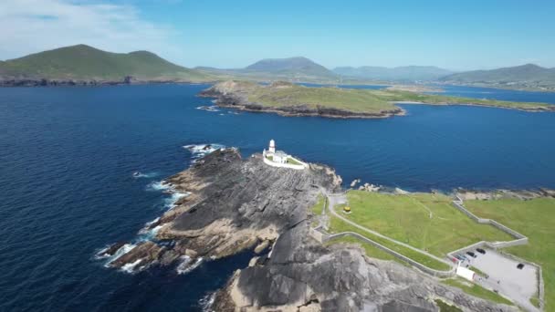 Faro Valentia Condado Kerry Irlanda Panorámica Vista Aérea Del Dron — Vídeo de stock