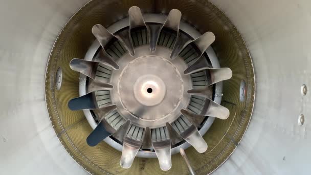 Intern Zicht Jet Engine Uitlaat Met Spinning Turbine Blade Mixer — Stockvideo