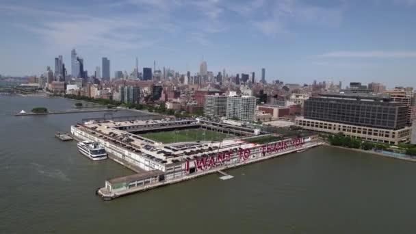 Luchtfoto Rond Pier Bij Hudson River Park Het Zonnige New — Stockvideo