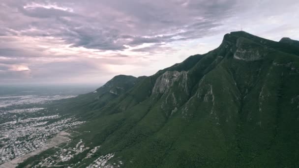 Cerro Silla Tarde Nublada Monterrey Nuevo Leon Mexico Verano Vuelo — стоковое видео