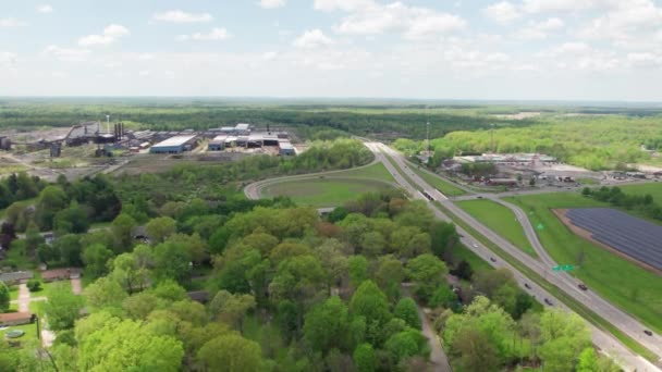 Aerial View Solar Panels Field Town — ストック動画