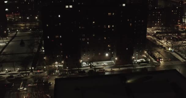 Orbita Aérea Noturna Inverno Base Edifício Projeto Habitacional Rua Harlem — Vídeo de Stock