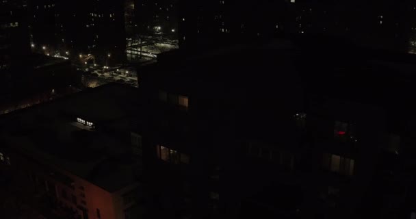 Nighttime Winter Reverse Aerial Flyby Apartment Highrise Harlem Neighborhood New — Stockvideo