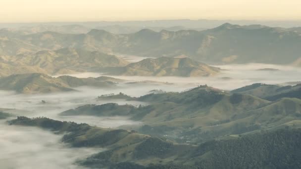 Fog Valley Mesmerizing Sao Bento Sapucai Mountains Brazil — kuvapankkivideo