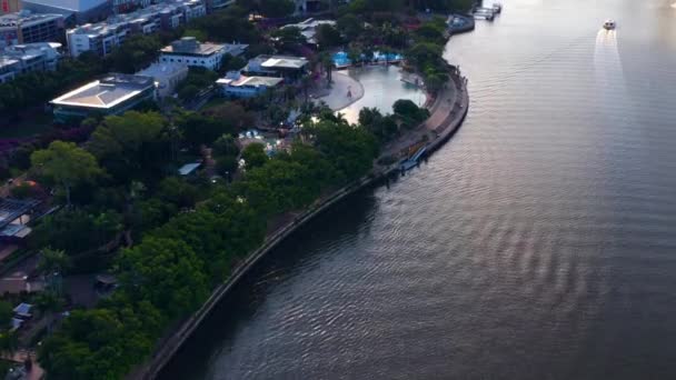 Flying Lagoon South Bank Beach Pavillion South Brisbane Australia Aerial — Stockvideo