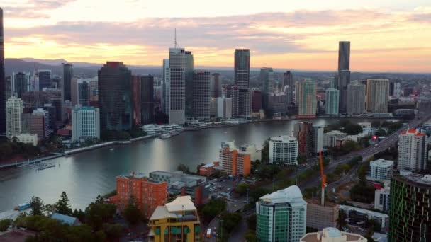 Panoramic View Southern Suburbs Kangaroo Point Vehicles Traveling Story Bridge — Stockvideo