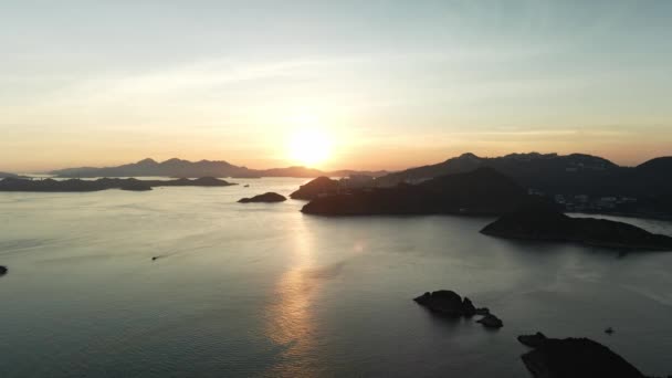 Escénica Toma Drone Hong Kong Hermosa Puesta Sol Con Mar — Vídeo de stock