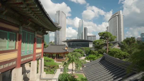 Cloudscape Bongeunsa Temple Építészet Kilátással Kereskedelmi Torony Asem Tower Interkontinentális — Stock videók