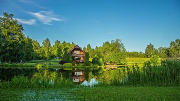 Day Night Timelapse Group People Vacation Natural Lake Apartment House — Vídeo de Stock