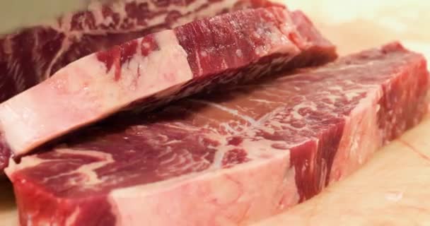 Cutting Striploin Steak Knife — Vídeo de Stock