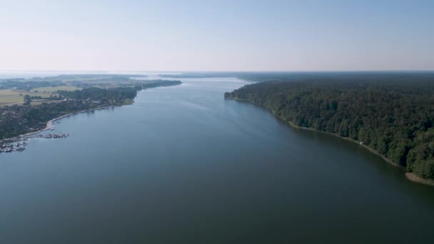Drone Flyover Aerial Bird View Mikolajskie Lake Mikolajki Poland Top — Vídeos de Stock