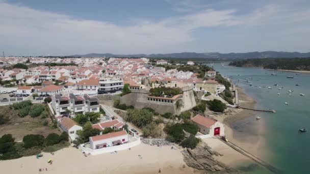 Dus Clemente Fort Aan Het Einde Van Praia Franquia Strand — Stockvideo