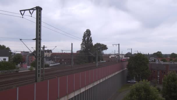 Cologne Germany Commuter Regional Passenger Train Arriving Kln Ehrenfeld Train — Vídeo de Stock